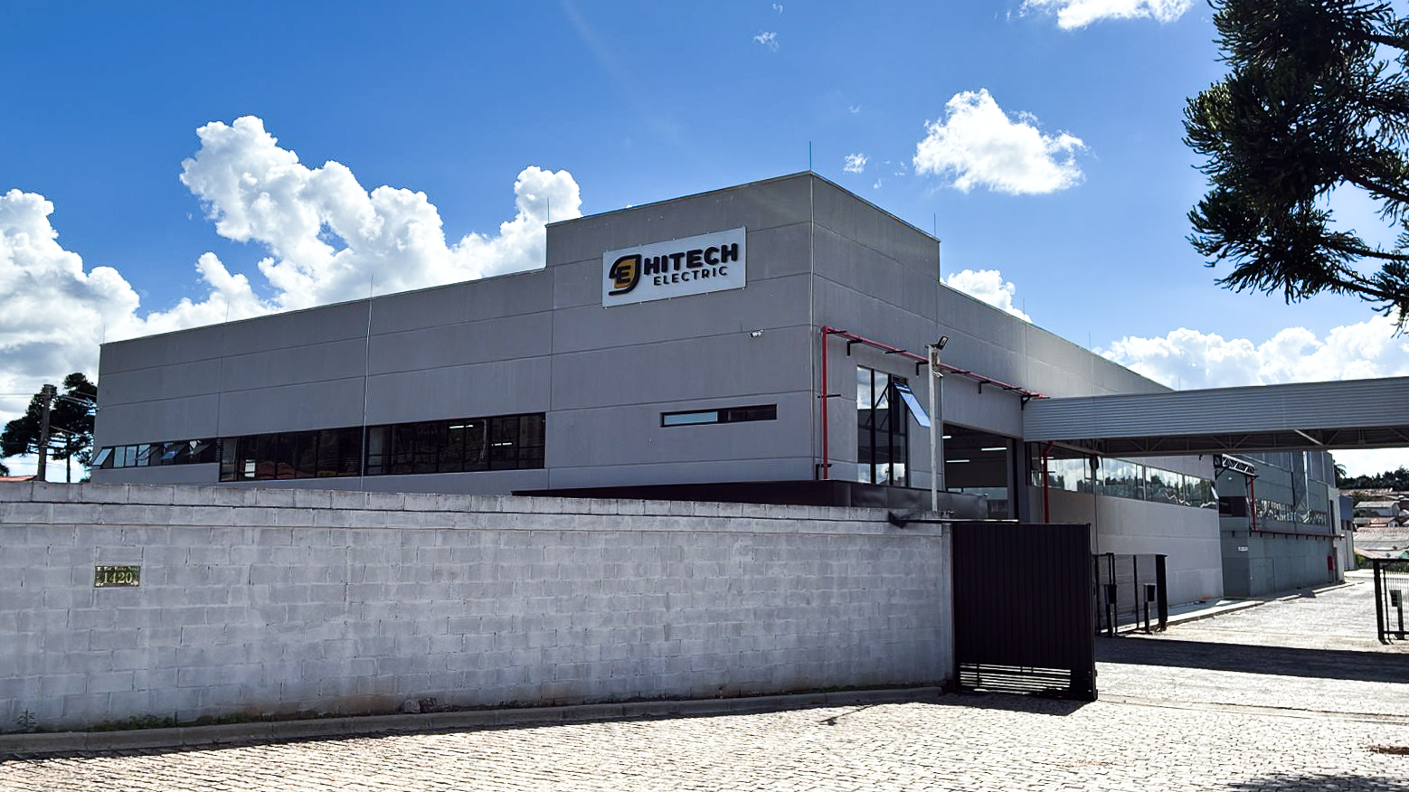 Fábrica da Hitech Electric em Campo Largo, PR